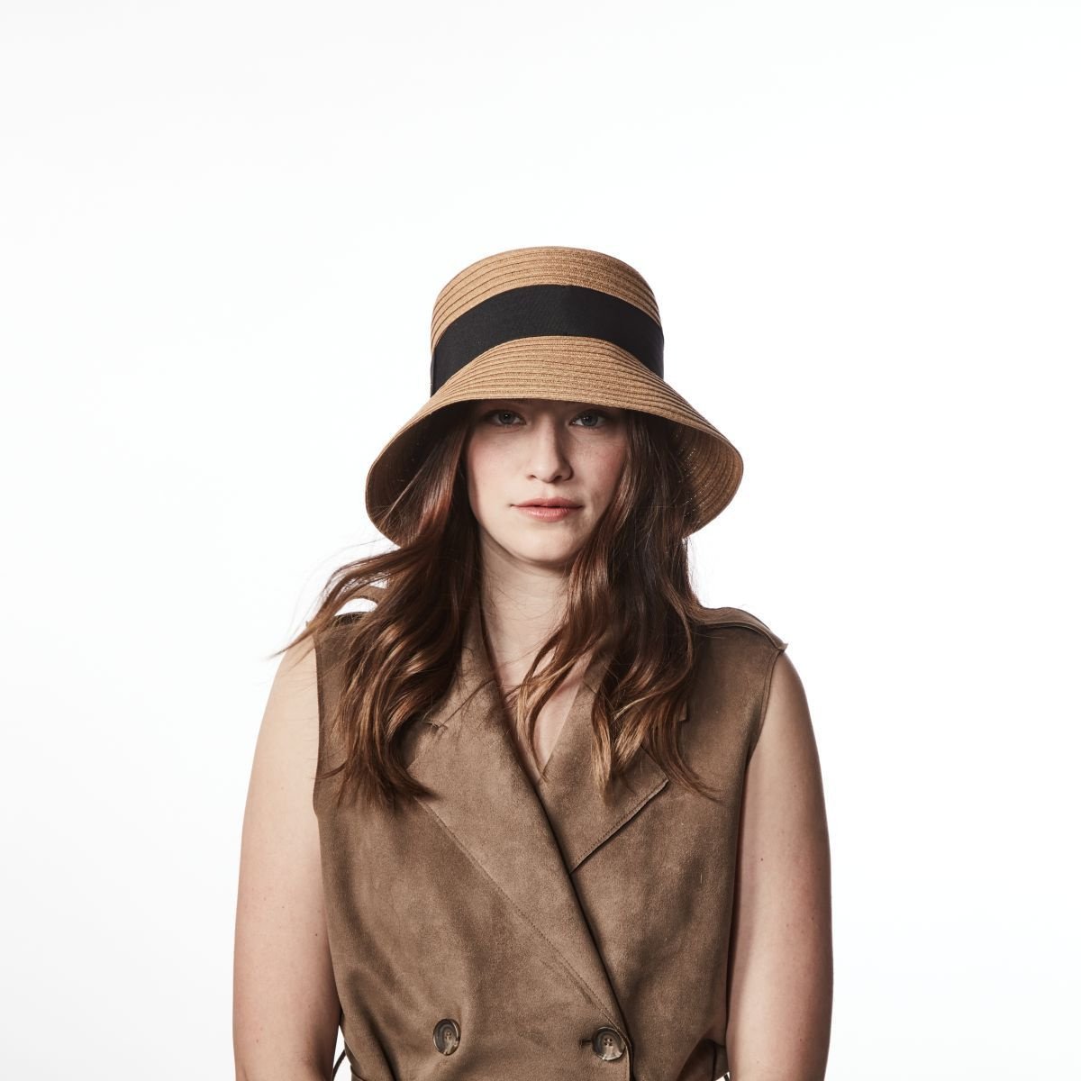 CEANE FLAT TOP CLOCHE IN PAPER STRAW WITH GROSSGRAIN RIBBON