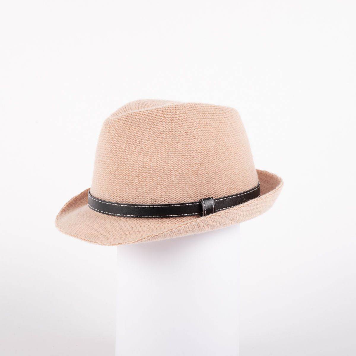 FELINE-FEDORA TYPE TRILBY AVEC ATTACHE EN CUIR