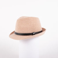 FELINE-FEDORA TYPE TRILBY AVEC ATTACHE EN CUIR